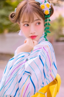 女员工的付出中字